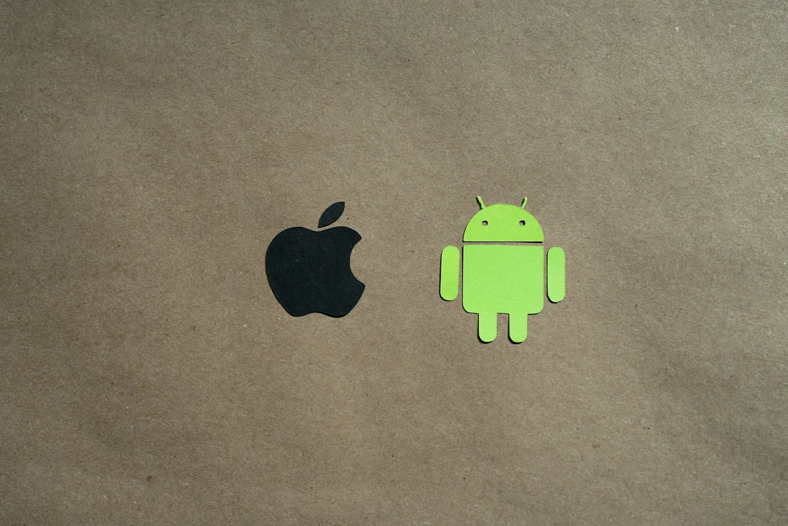 Moodle Mobile App vs Custom Moodle App: 2026 Comparison