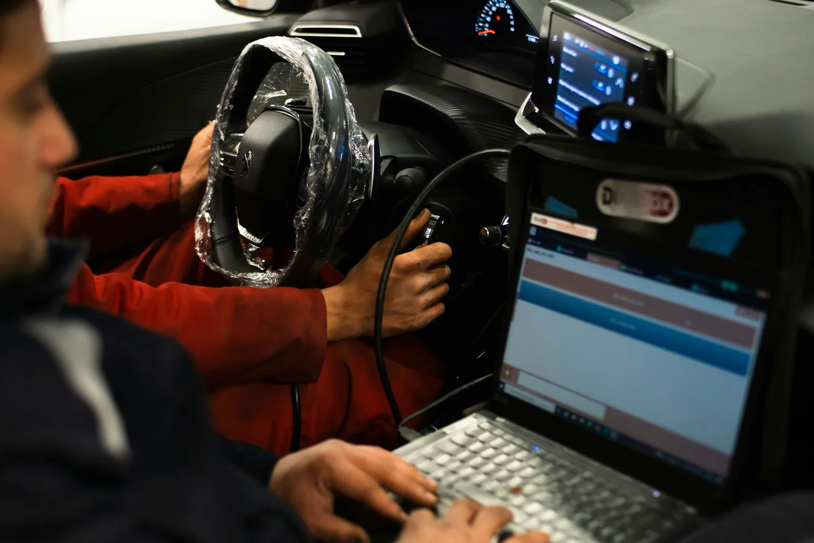 Volkswagen Connected Cars: 100K in the UK and the Arrival of OTTO AI
